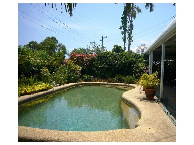 Clifton Beach QLD 4879