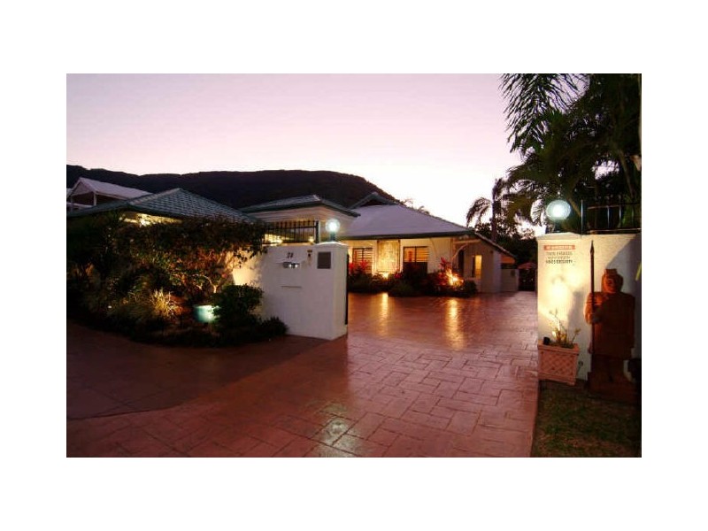74 Cedar Road, Palm Cove QLD 4879