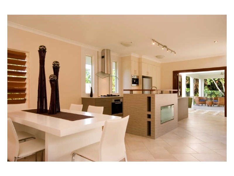 1 Muller Street, Palm Cove QLD 4879