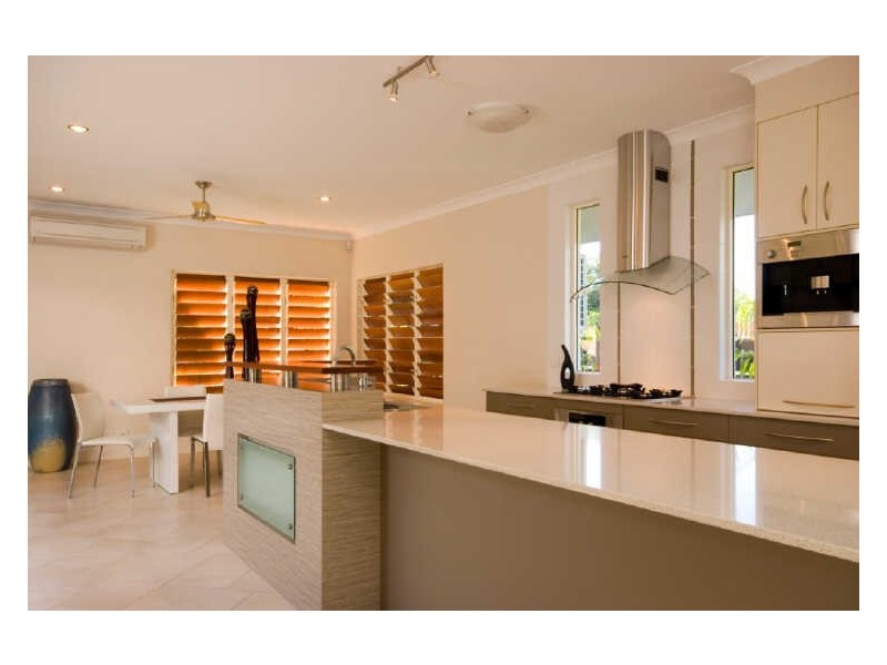 1 Muller Street, Palm Cove QLD 4879