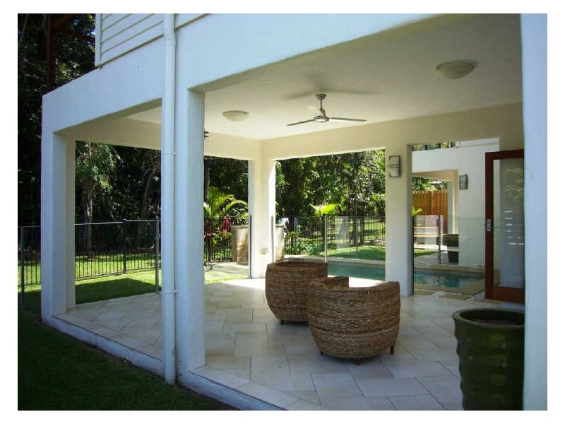 1 Muller Street, Palm Cove QLD 4879