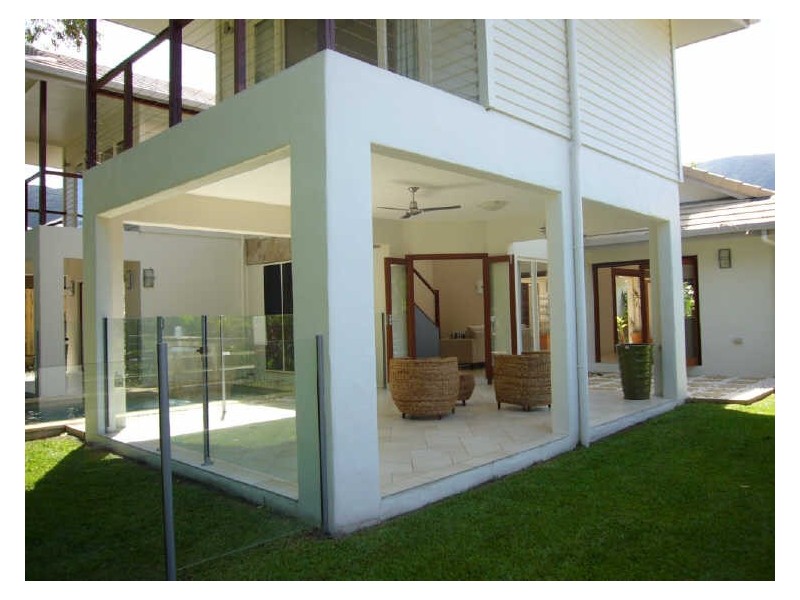 1 Muller Street, Palm Cove QLD 4879