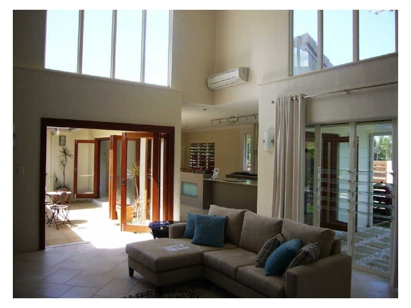 1 Muller Street, Palm Cove QLD 4879
