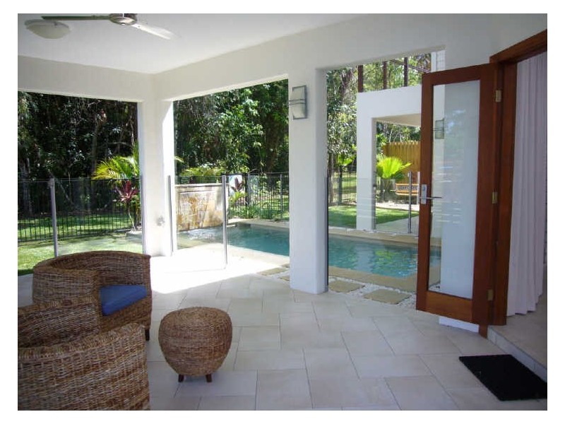 1 Muller Street, Palm Cove QLD 4879