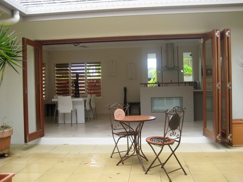 1 Muller Street, Palm Cove QLD 4879