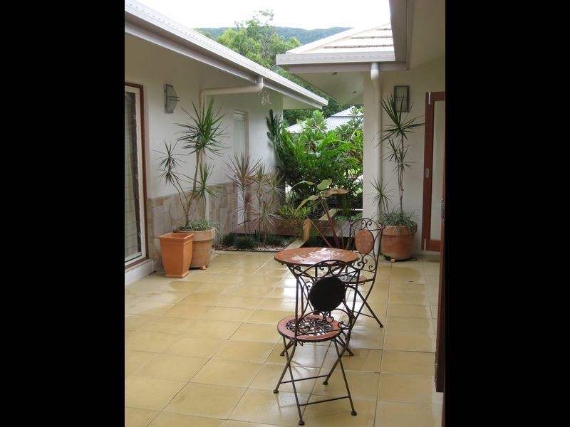 1 Muller Street, Palm Cove QLD 4879