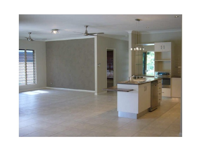 10 Greenvale Close, Smithfield QLD 4878