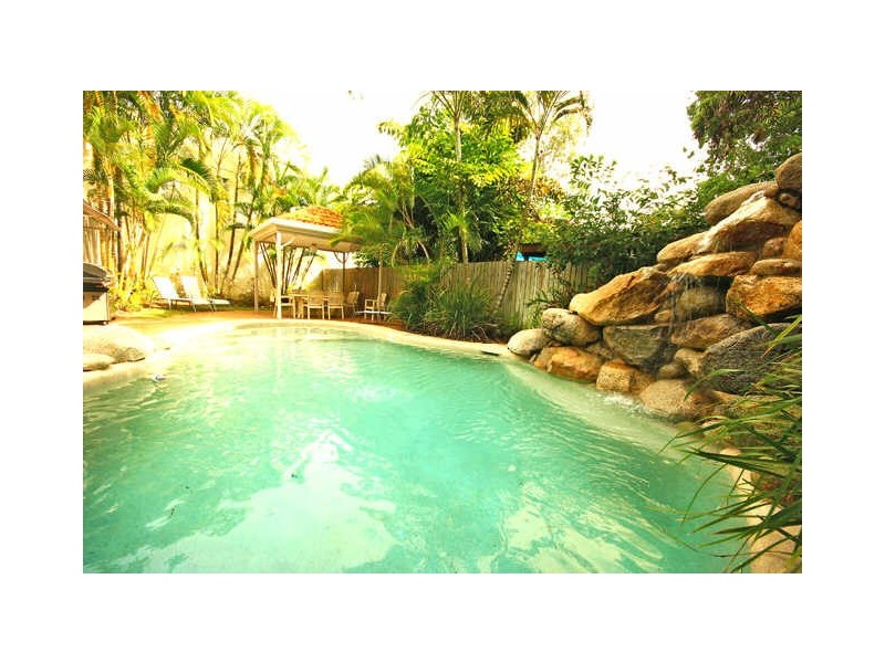 Palm Cove QLD 4879