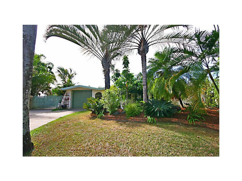2 Cantal Close, Smithfield QLD 4878