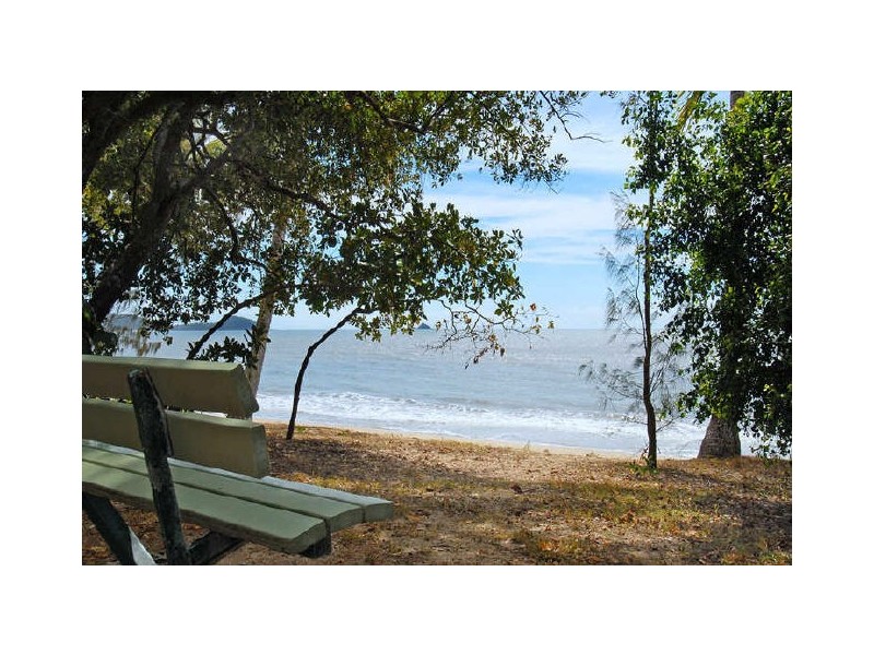 Clifton Beach QLD 4879