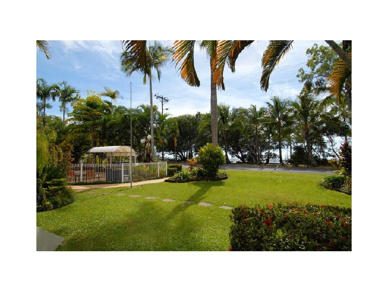 Clifton Beach QLD 4879