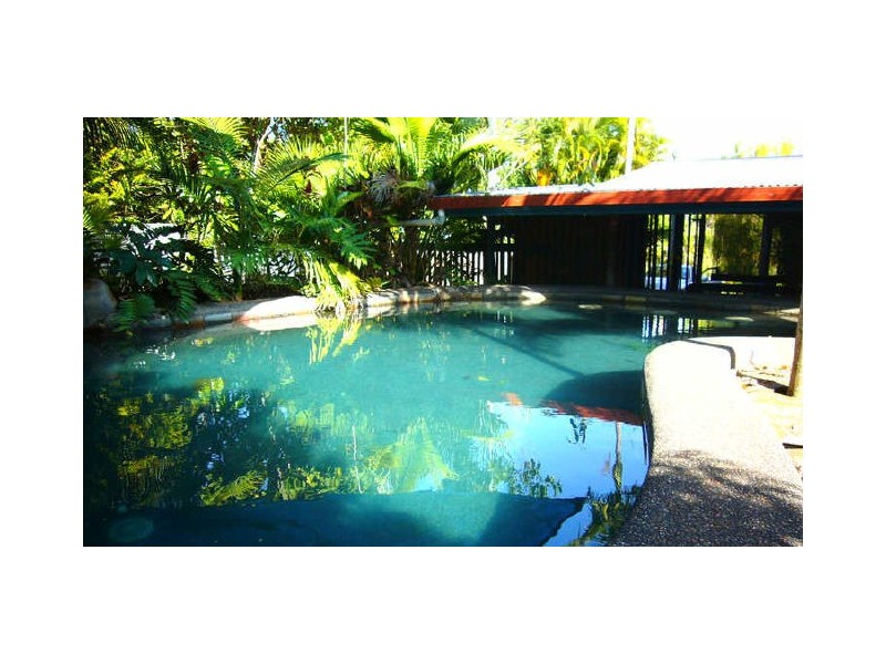 11 Talasea Street, Trinity Beach QLD 4879