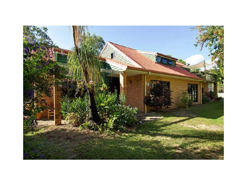 Clifton Beach QLD 4879