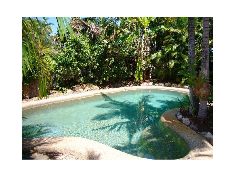 16 Jacaranda Street, Holloways Beach QLD 4878