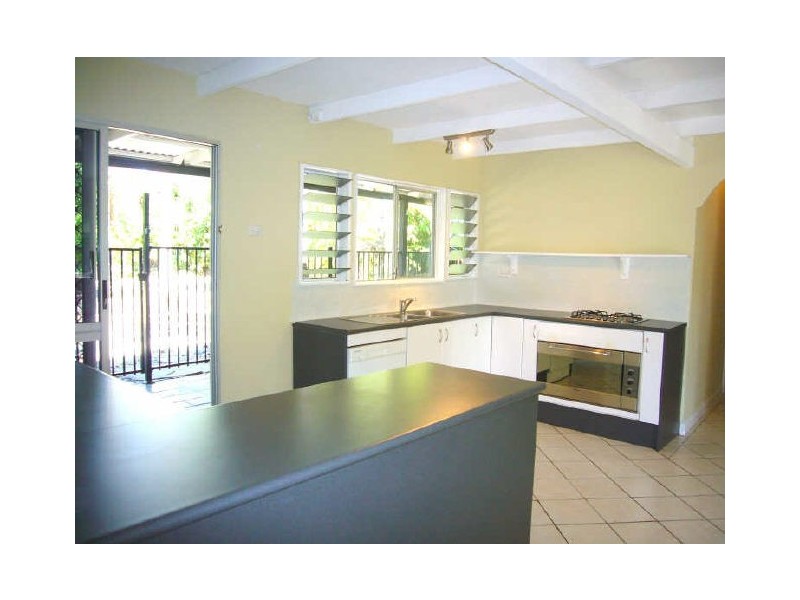 16 Jacaranda Street, Holloways Beach QLD 4878