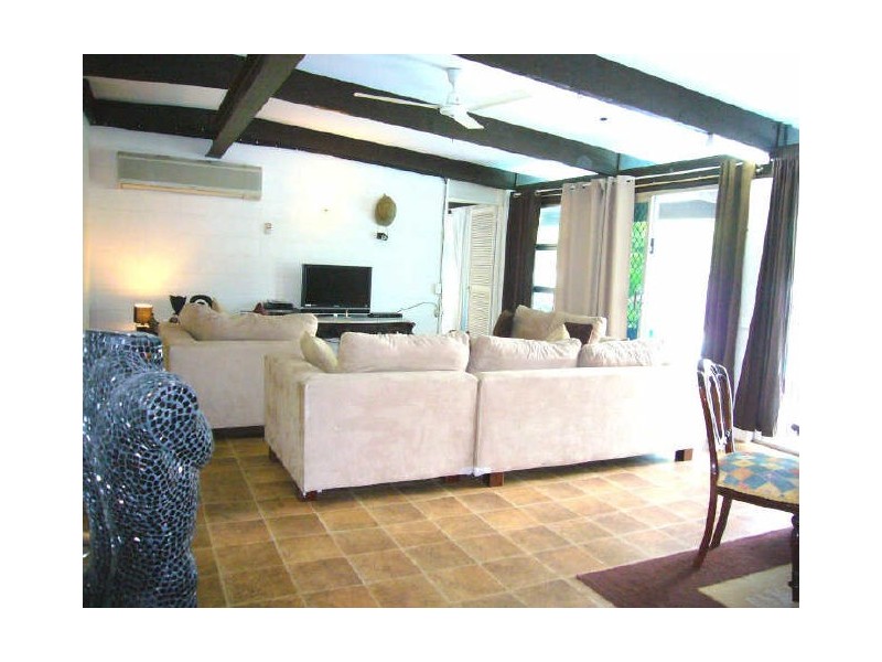 Holloways Beach QLD 4878