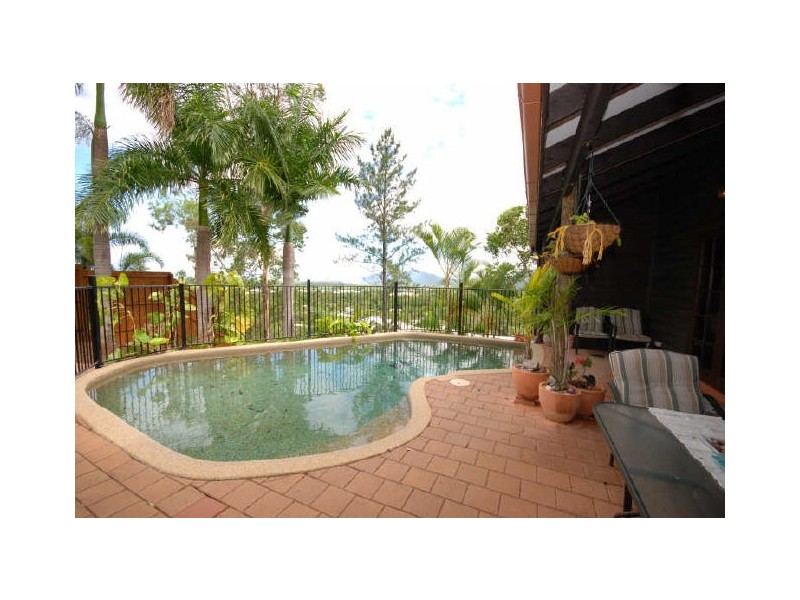 6 Darkin Close, Smithfield QLD 4878