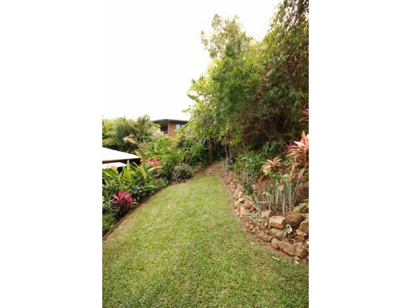 6 Darkin Close, Smithfield QLD 4878