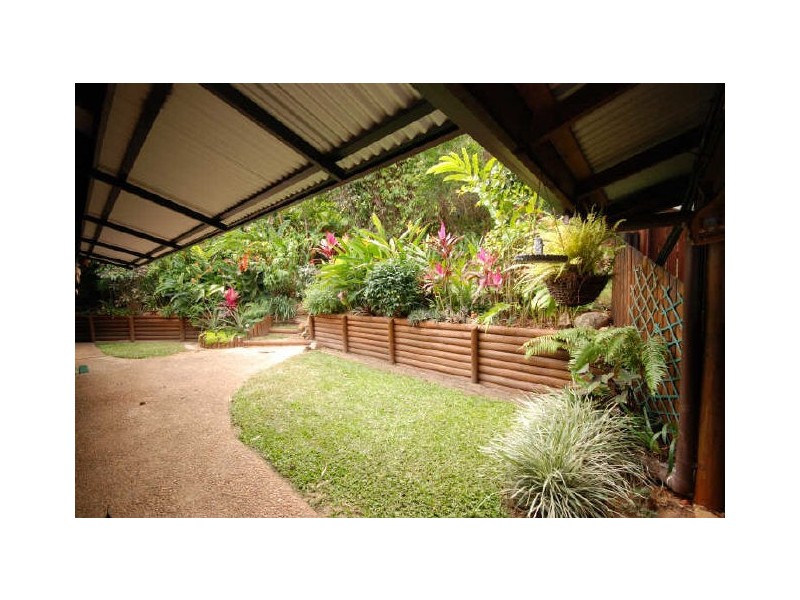 6 Darkin Close, Smithfield QLD 4878