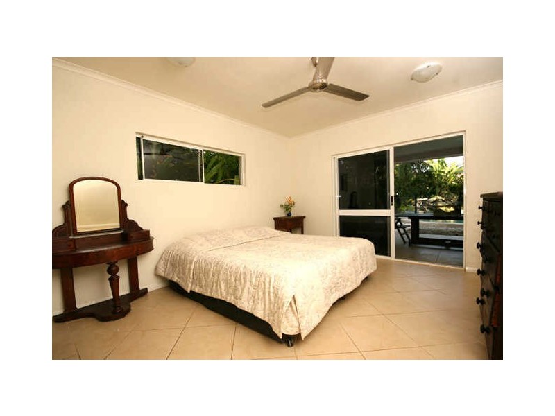 6 Volute Close, Trinity Beach QLD 4879