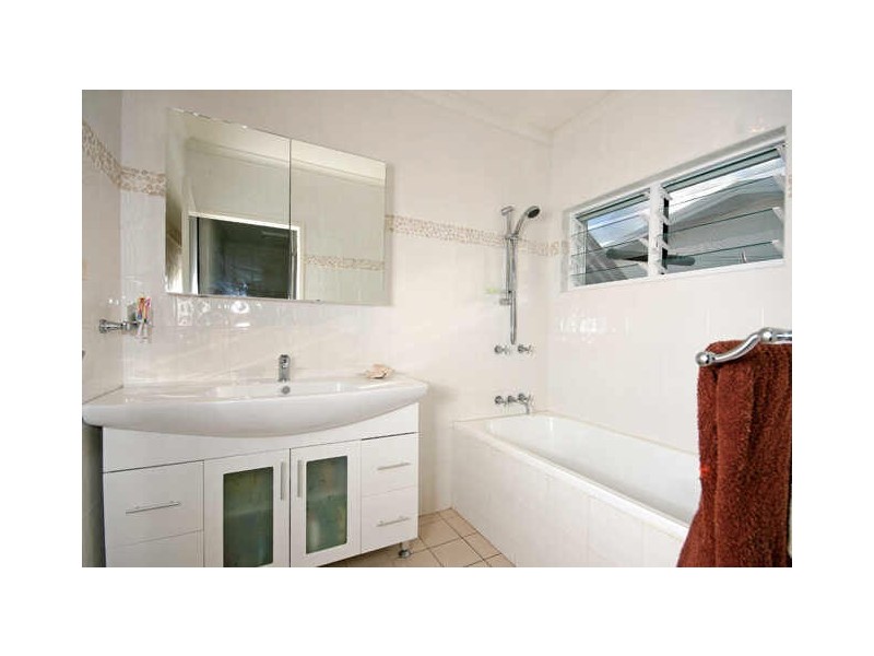 6 Volute Close, Trinity Beach QLD 4879
