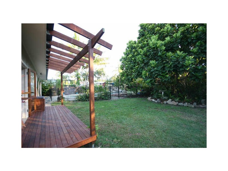 6 Volute Close, Trinity Beach QLD 4879