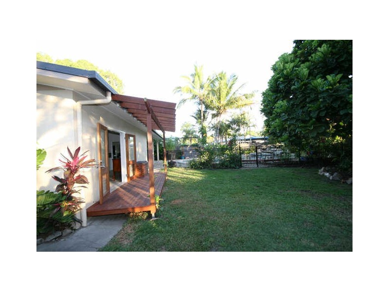 6 Volute Close, Trinity Beach QLD 4879