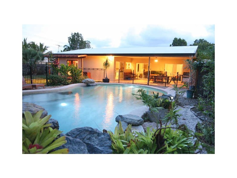 6 Volute Close, Trinity Beach QLD 4879