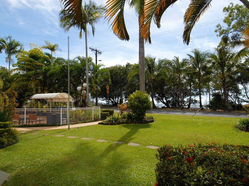 Clifton Beach QLD 4879