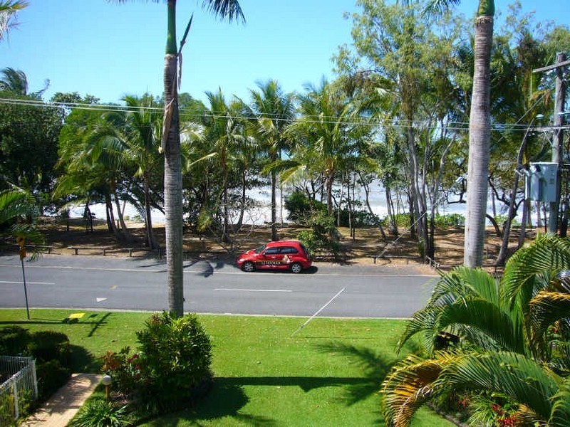 Clifton Beach QLD 4879