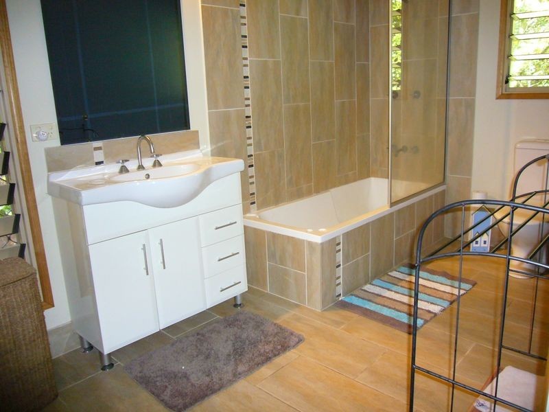 17 Frond Close, Redlynch QLD 4870