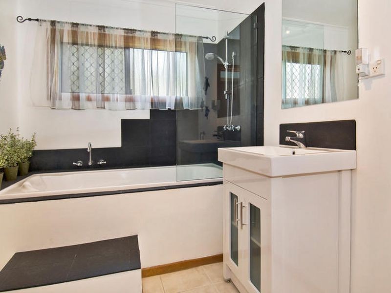 31 Stanton Road, Smithfield QLD 4878