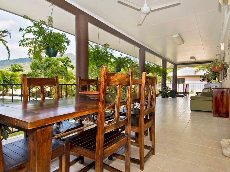 31 Stanton Road, Smithfield QLD 4878