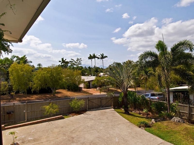31 Stanton Road, Smithfield QLD 4878