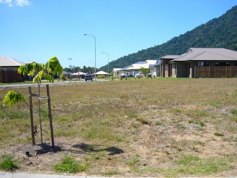 1 Nairen Close, Redlynch QLD 4870