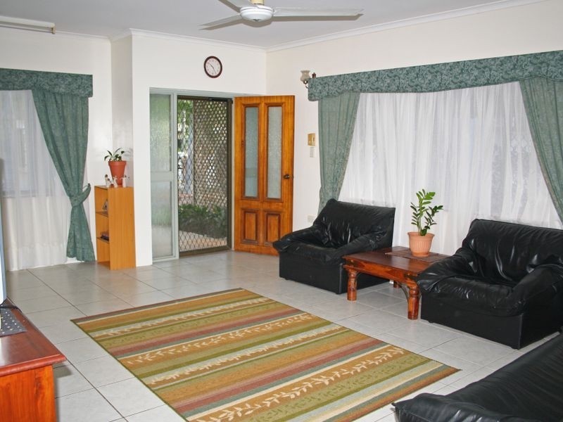 14 Cambrian Avenue, Smithfield QLD 4878