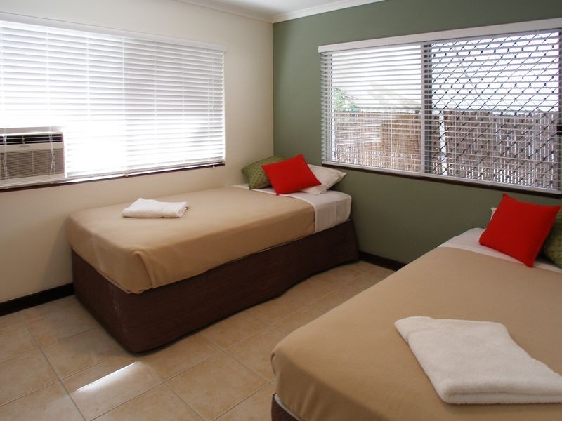 16 Palm Street, Holloways Beach QLD 4878