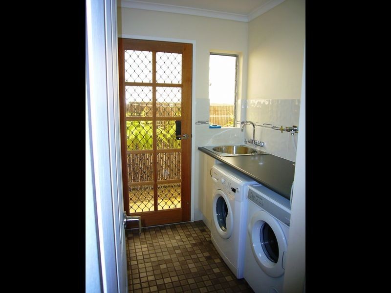 16 Palm Street, Holloways Beach QLD 4878