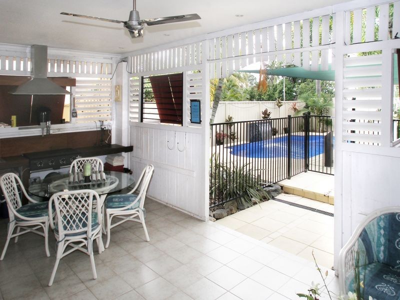 16 Palm Street, Holloways Beach QLD 4878