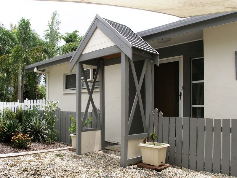 16 Palm Street, Holloways Beach QLD 4878