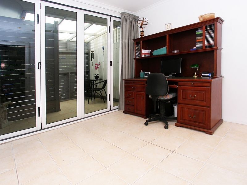 16 Palm Street, Holloways Beach QLD 4878