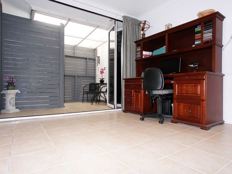 16 Palm Street, Holloways Beach QLD 4878