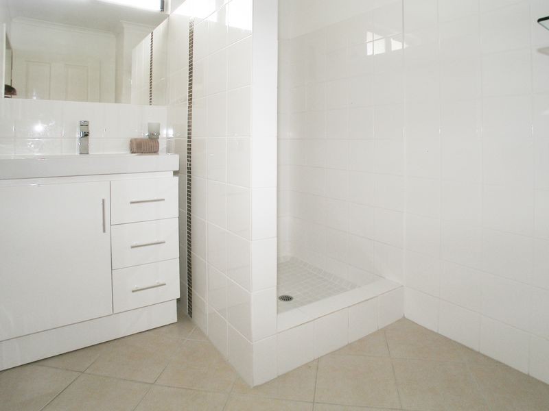 16 Palm Street, Holloways Beach QLD 4878