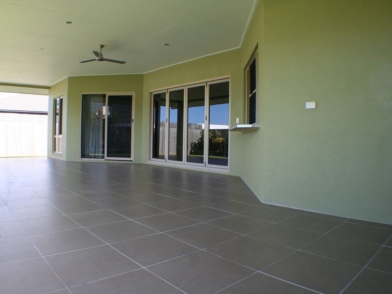 26 Moore Road, Kewarra Beach QLD 4879