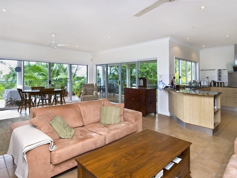 13/7 Tari Place, Trinity Beach QLD 4879