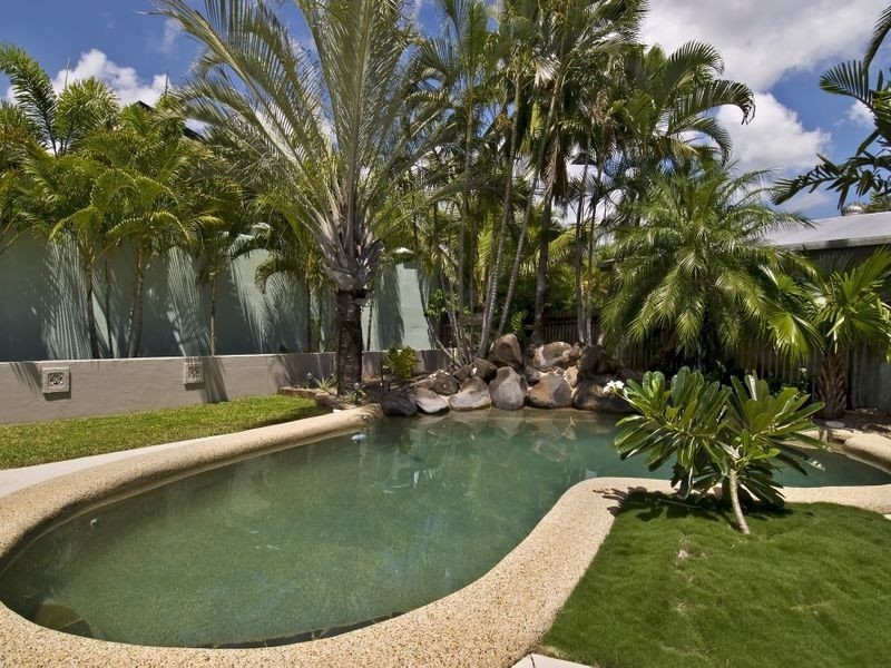 21 Cyprea Close, Trinity Beach QLD 4879