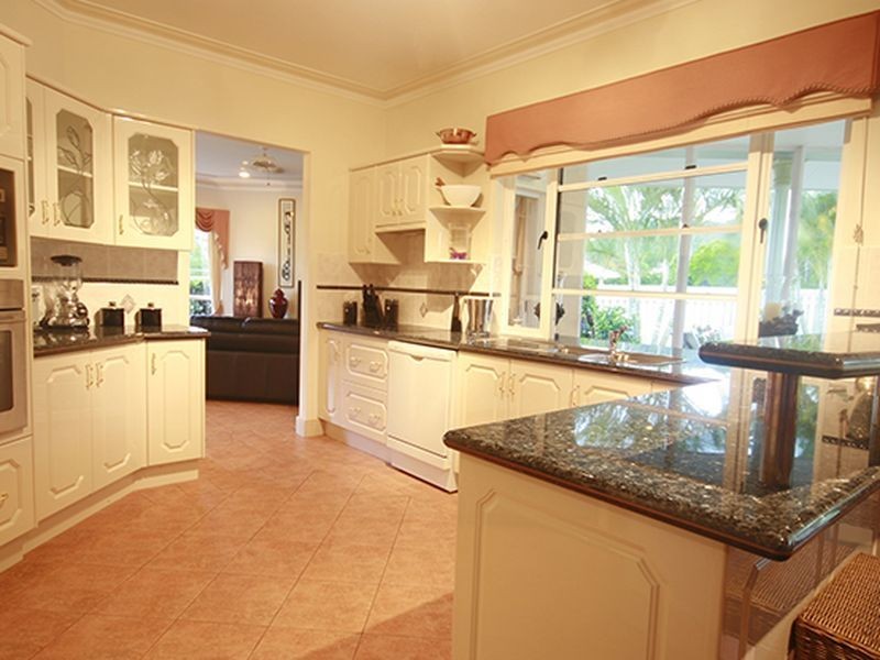 6 Parkinson  Avenue, Kewarra Beach QLD 4879