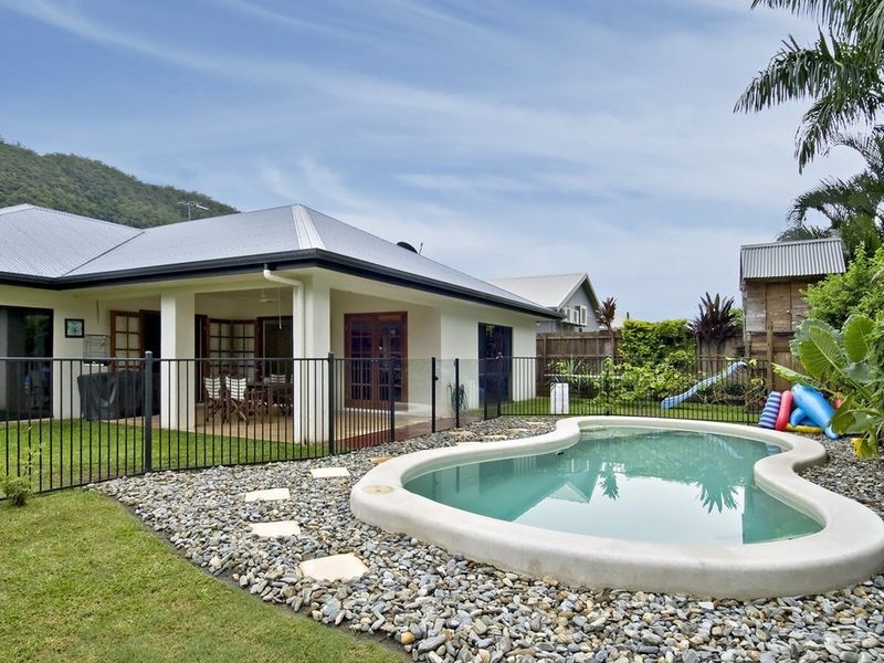 15 John Malcolm Street, Redlynch QLD 4870