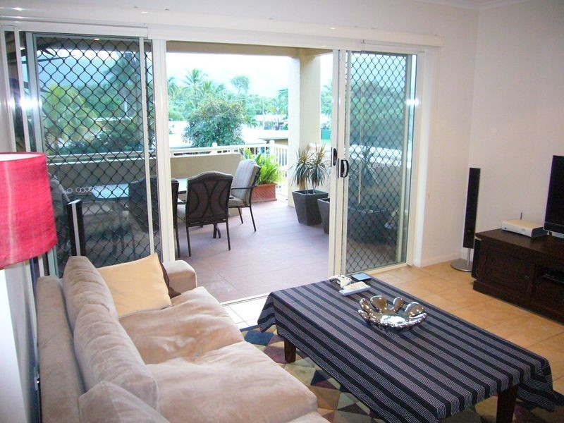 1/110 Moore Street, Trinity Beach QLD 4879