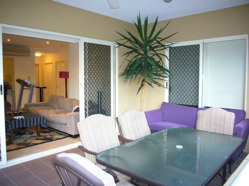 1/110 Moore Street, Trinity Beach QLD 4879